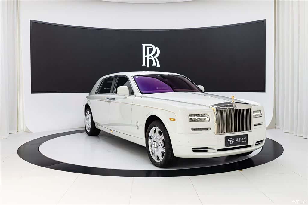 Rolls-Royce Phantom, 2016 3