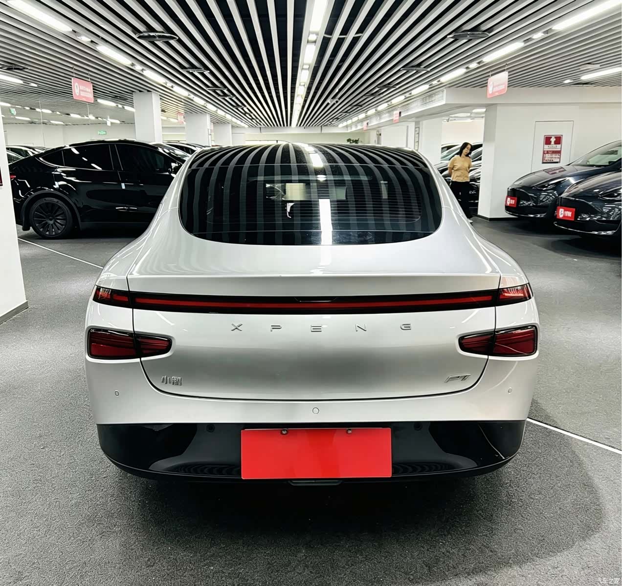 Xpeng P7, 2025 все фото