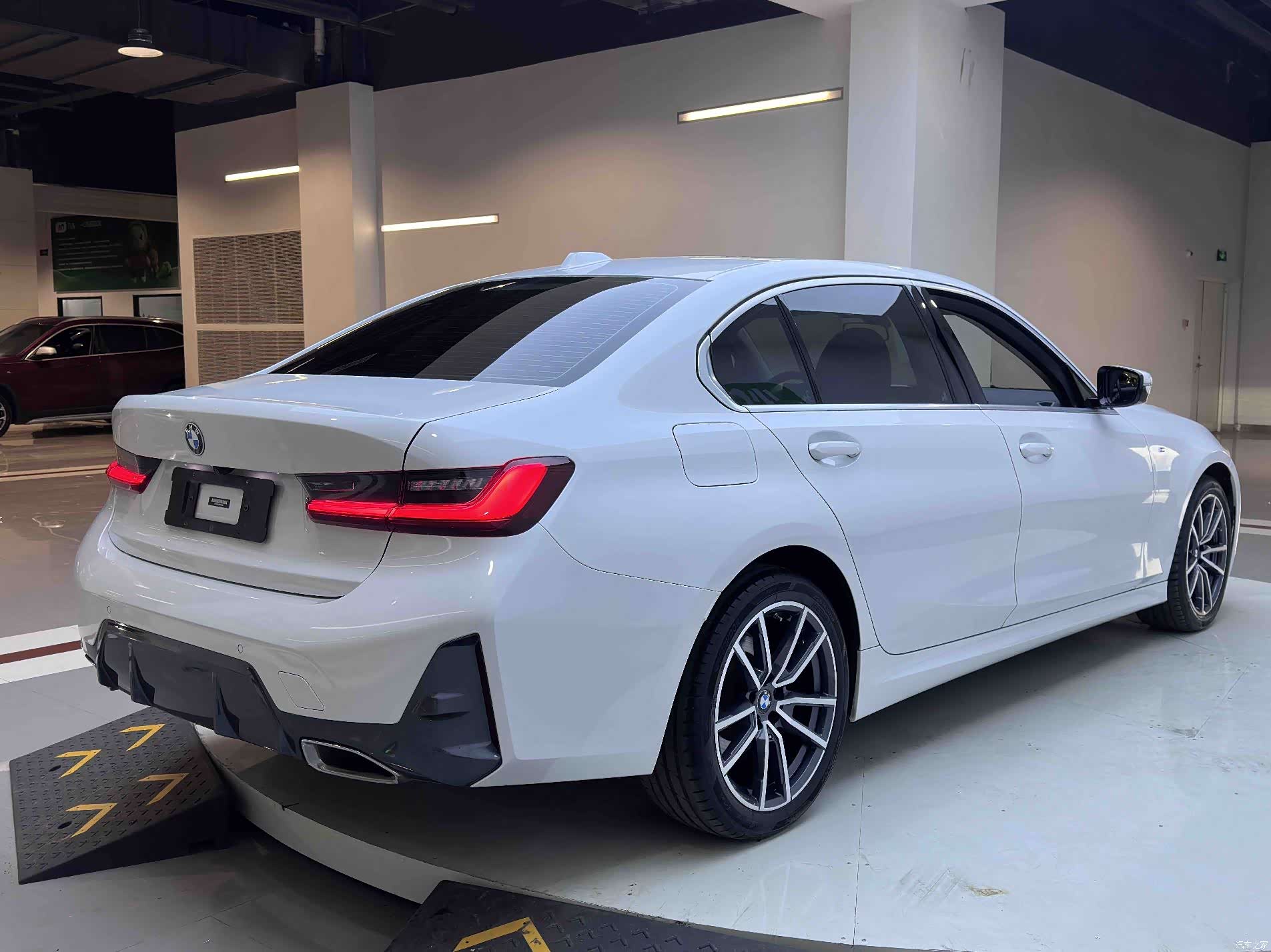 BMW 3 Series, 2023 все фото