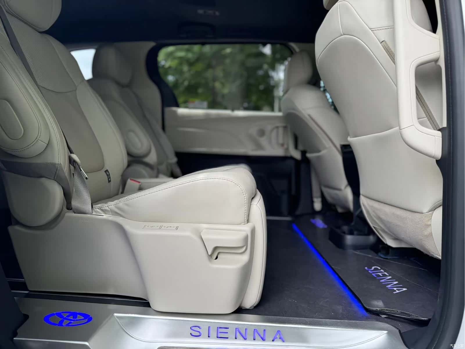 Toyota Sienna, 2024 8
