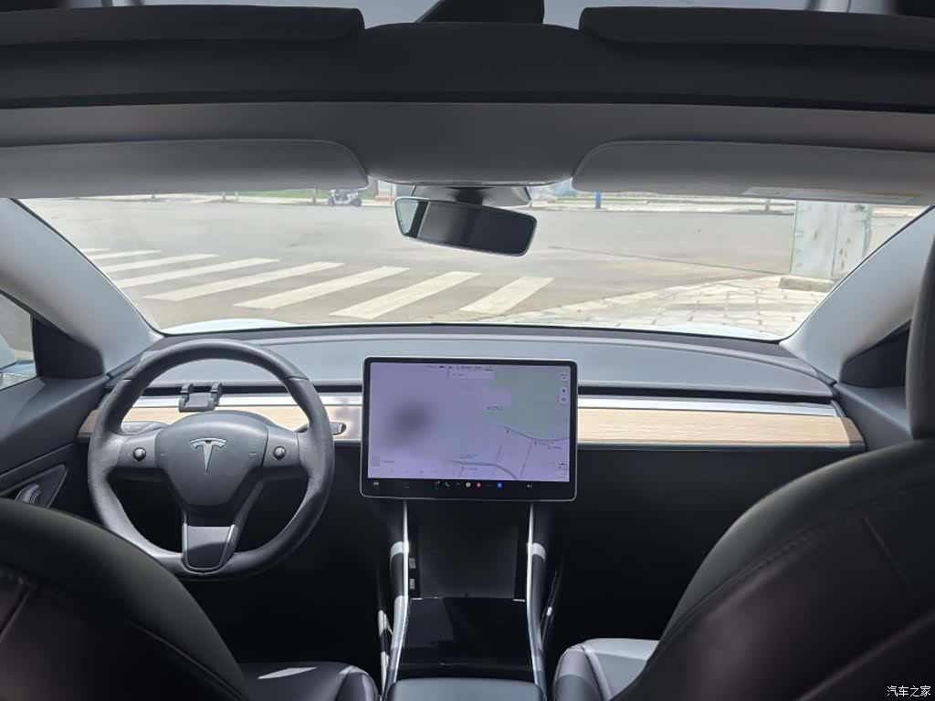 Tesla Model 3, 2020 23