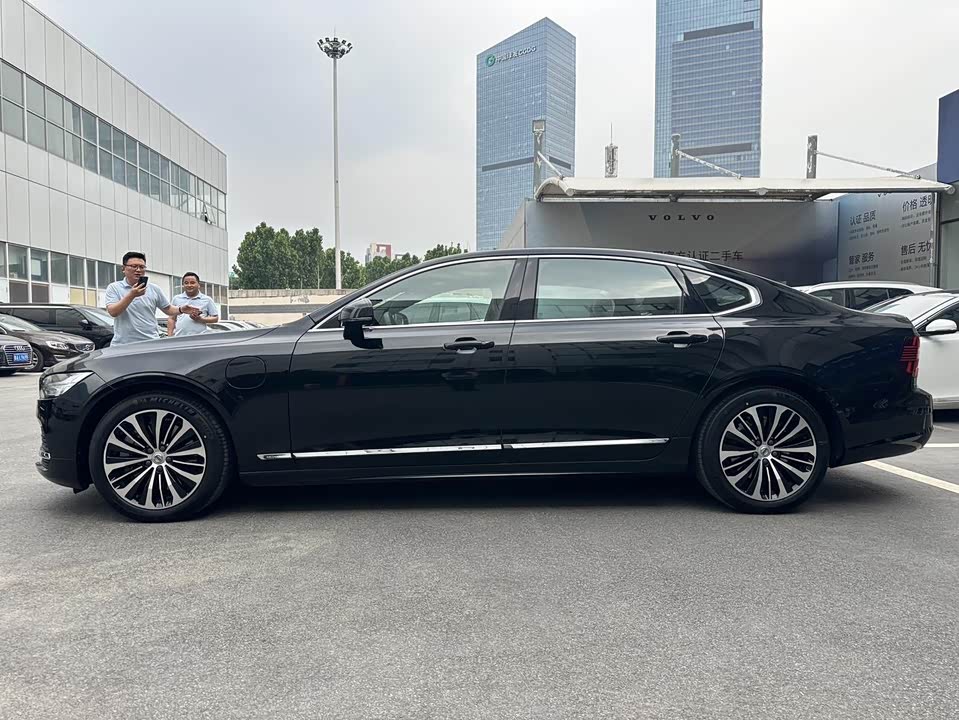 Volvo S90