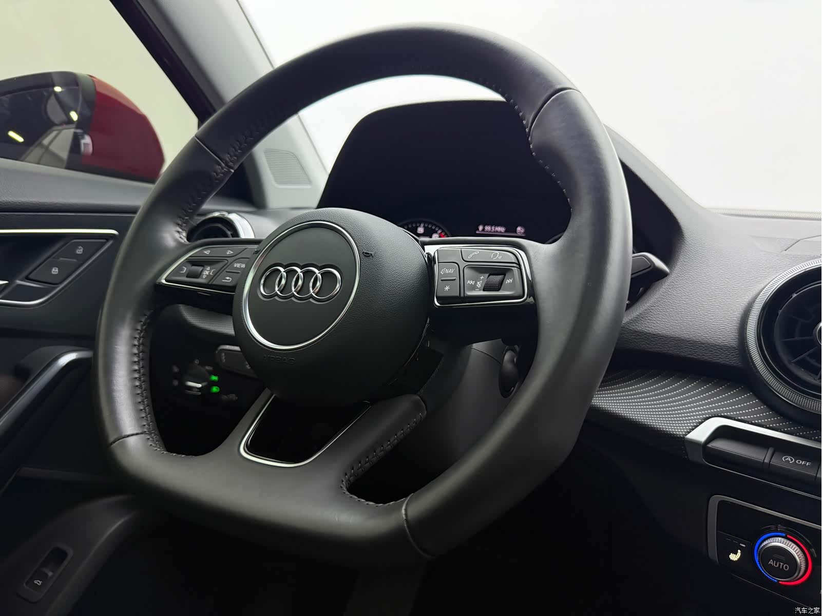 Audi Q2L, 2022 16