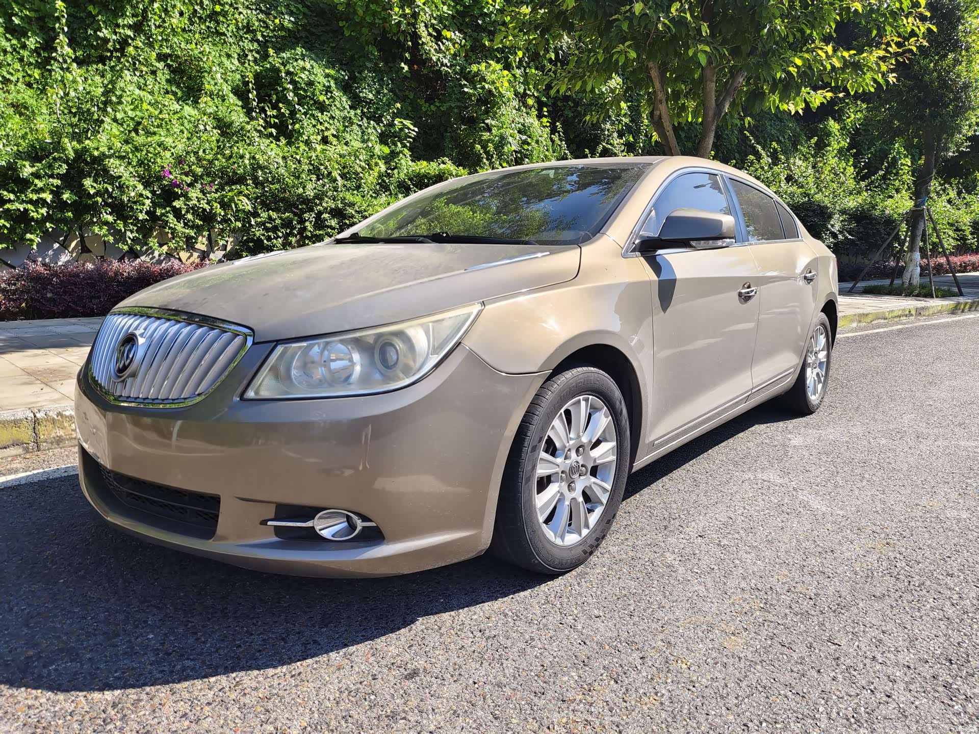 Buick LaCrosse, 2012 1