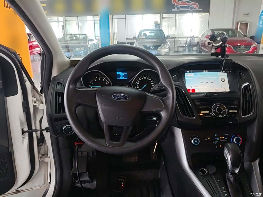 Ford Focus, 2016 11