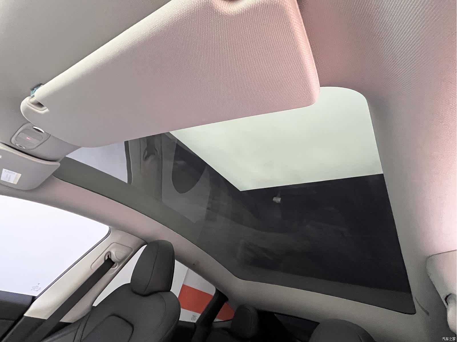 Tesla Model Y, 2023 17