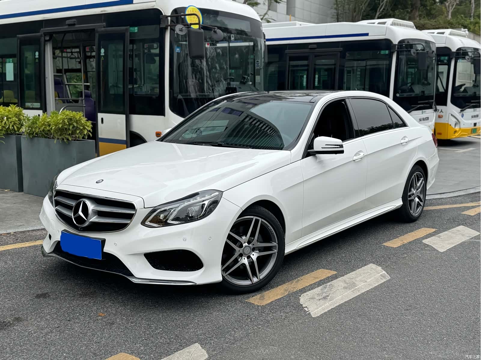 Mercedes-Benz E-Class, 2014 1