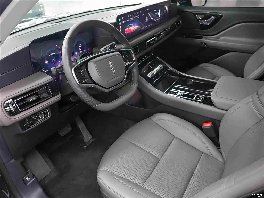 Lincoln Aviator, 2025 8