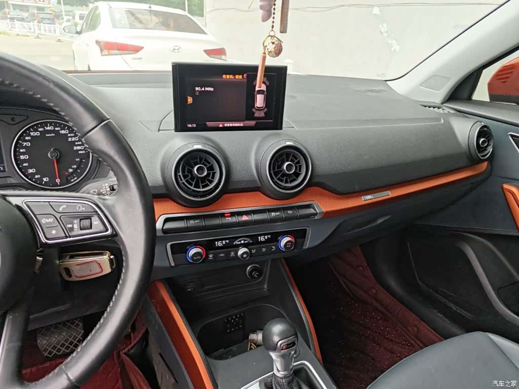Audi Q2L, 2020 13