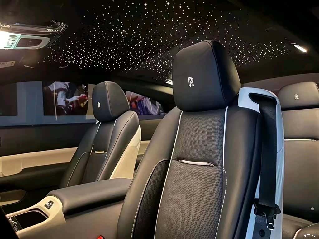 Rolls-Royce Wraith, 2021 4