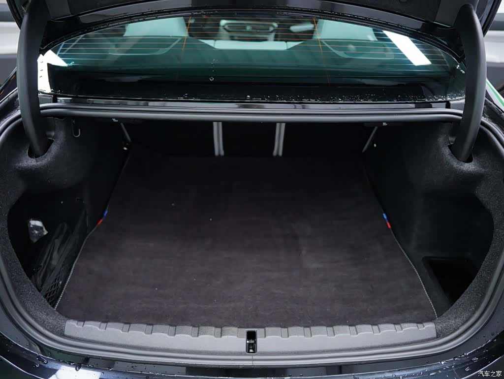 BMW M4, 2023 40