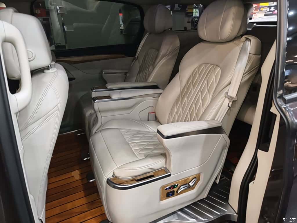 Buick GL8, 2019 17