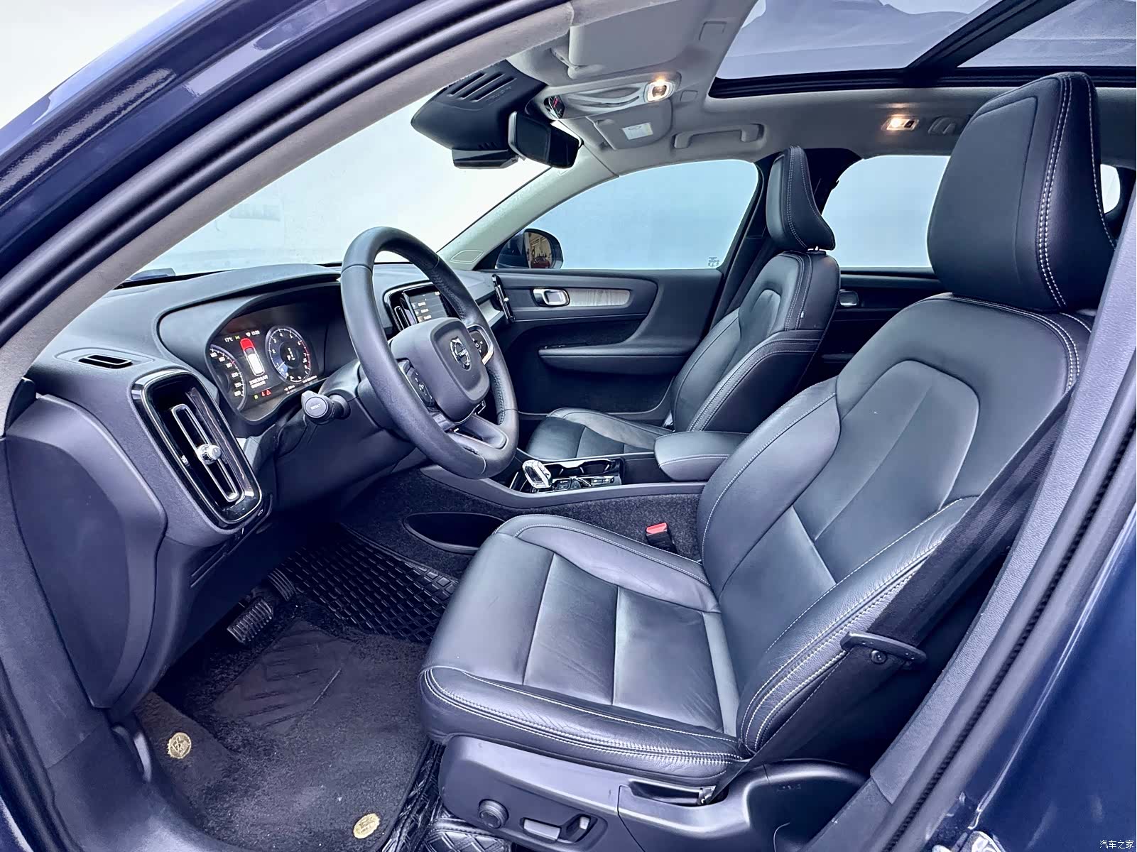 Volvo XC40, 2021 4