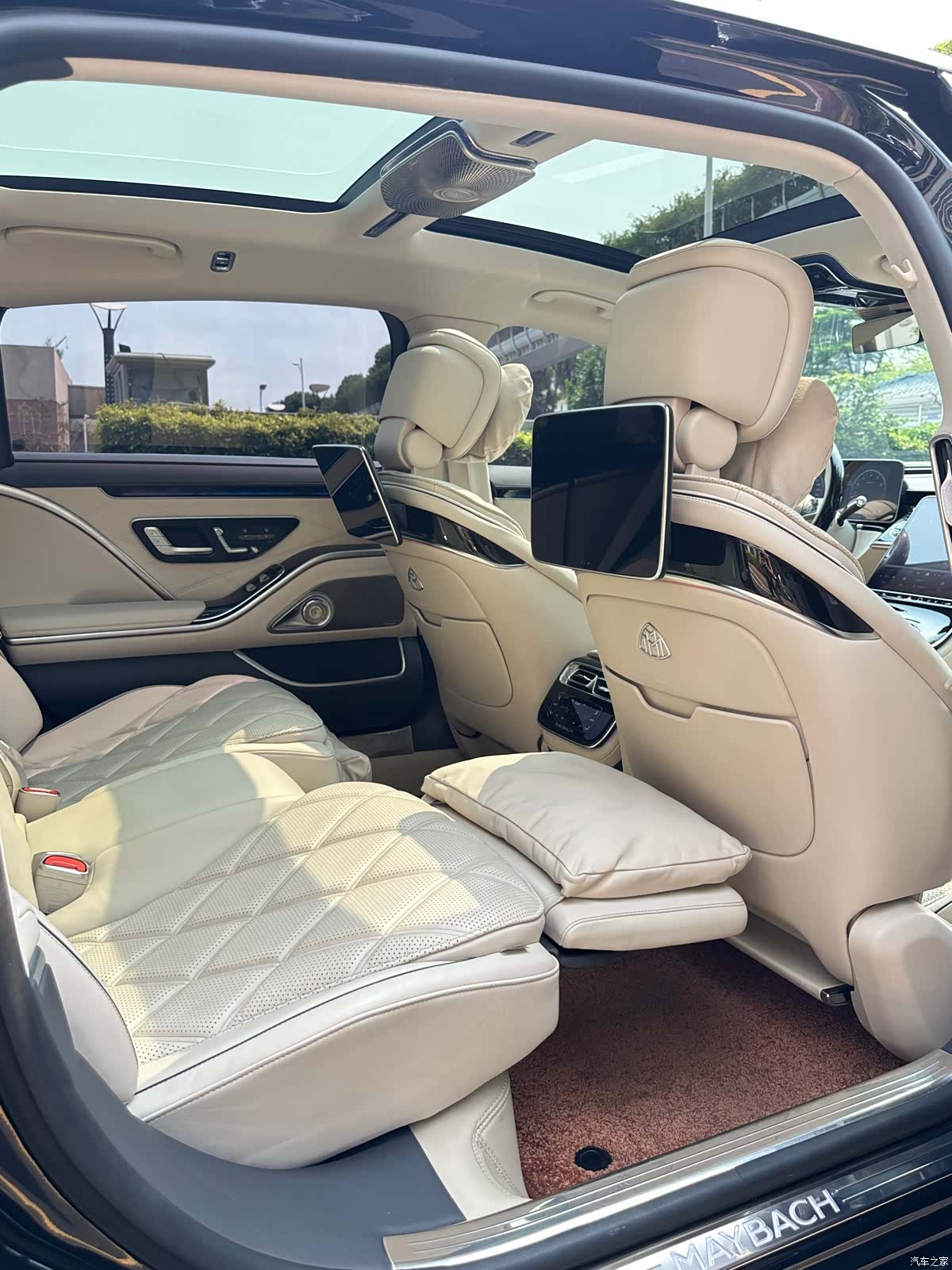 Maybach S-Class, 2023 6