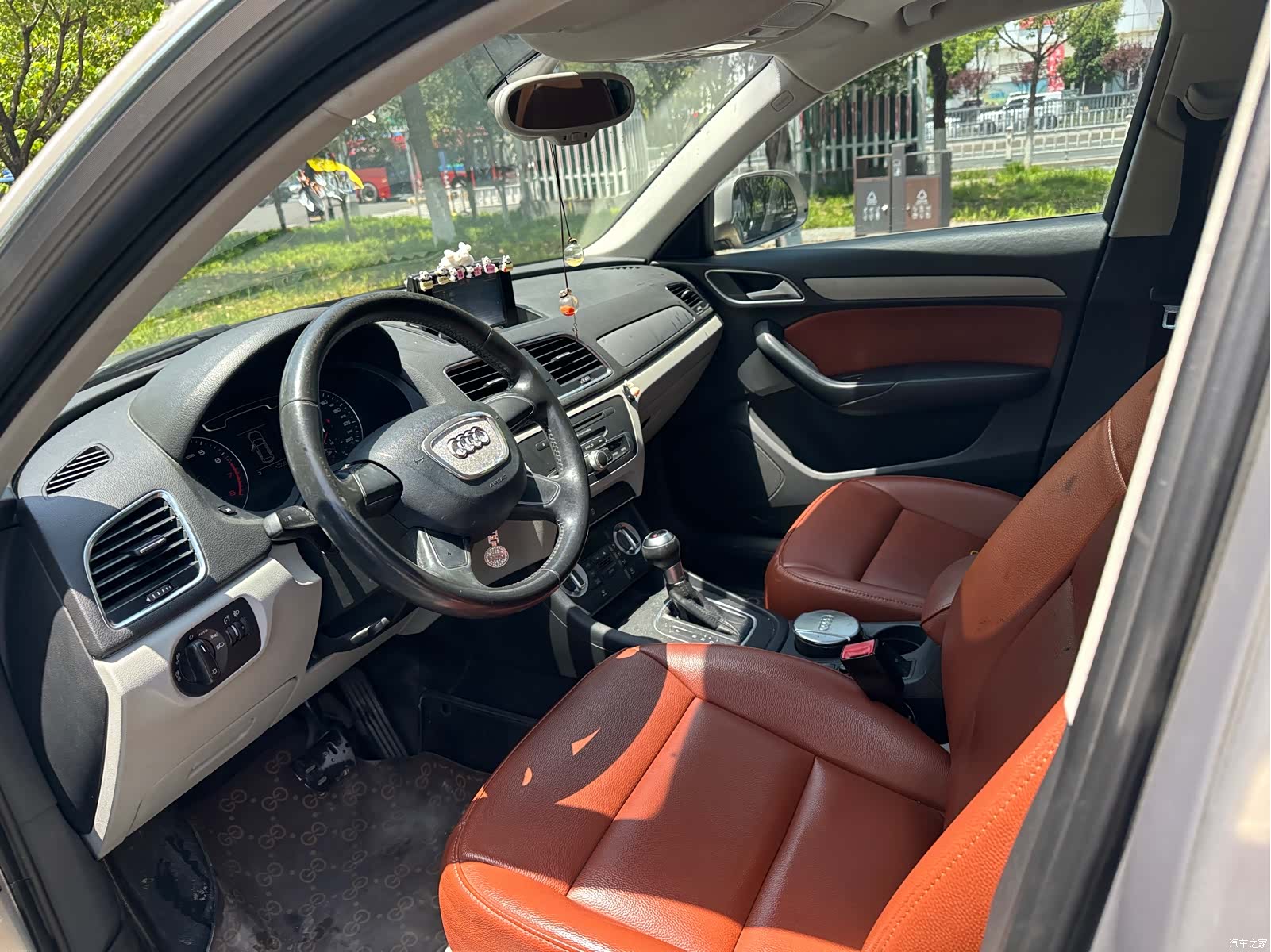 Audi Q3, 2013 15