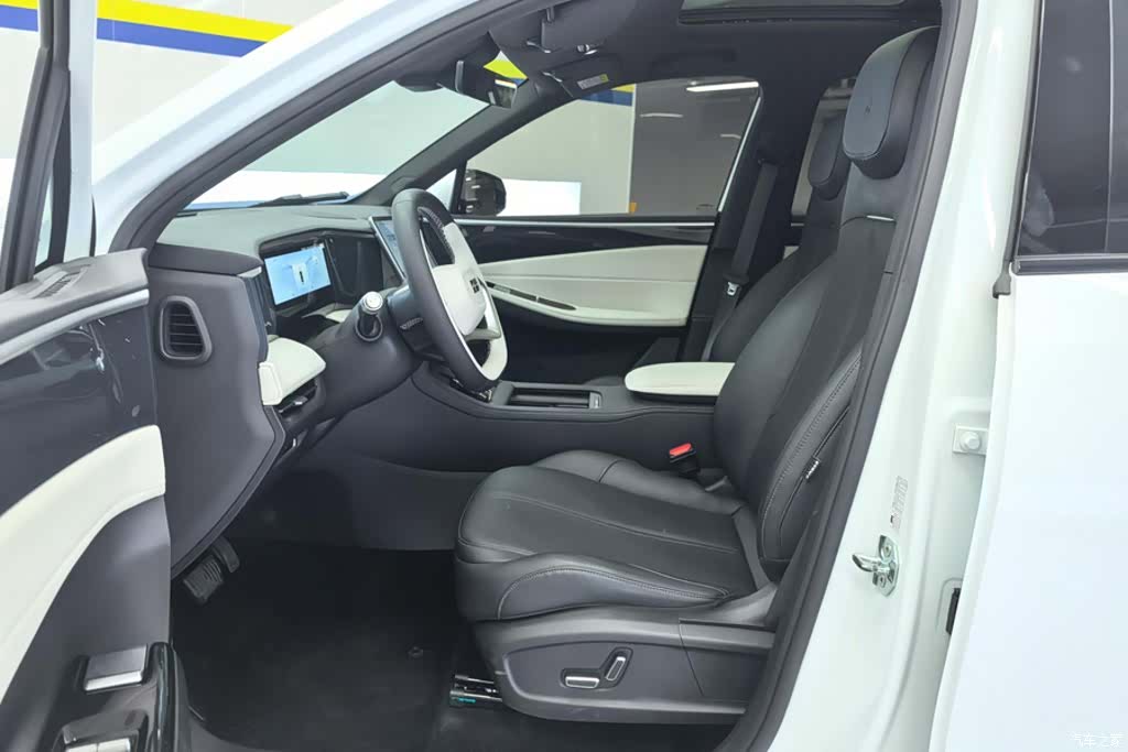 Geely Galaxy L7, 2024 9