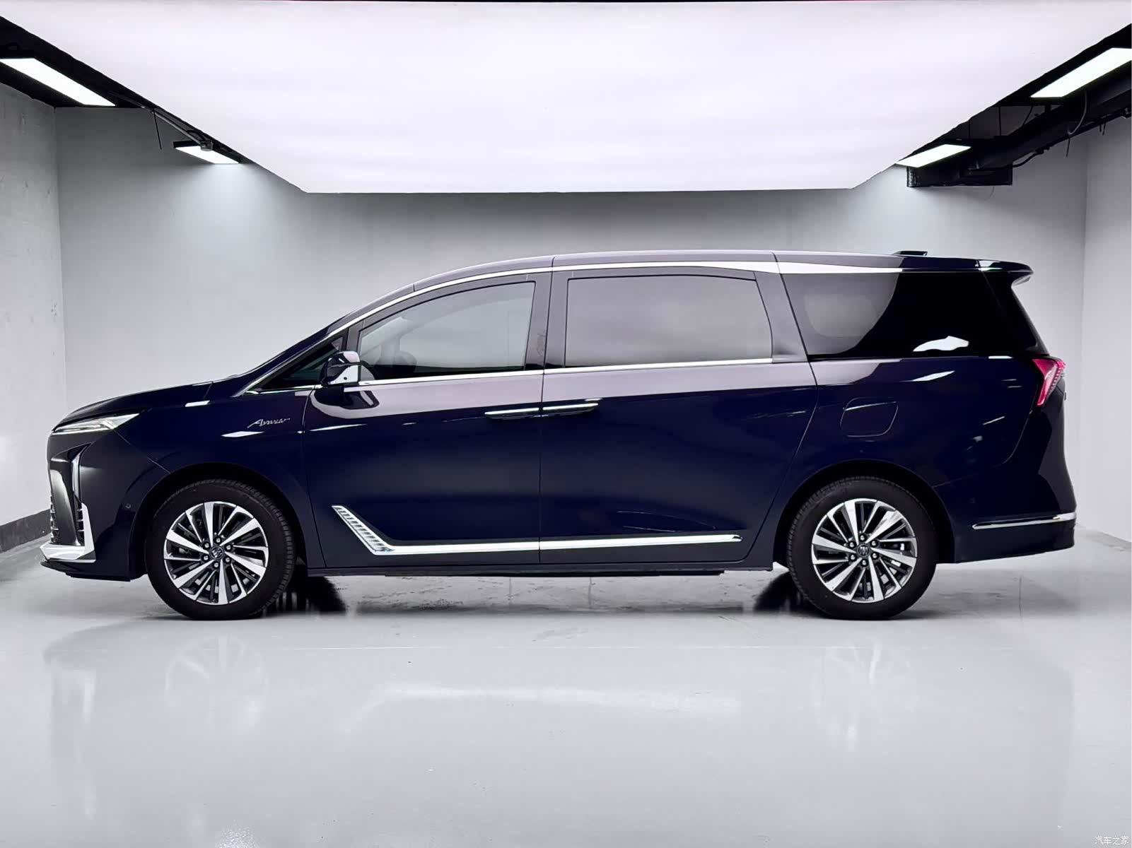 Buick GL8, 2025 18