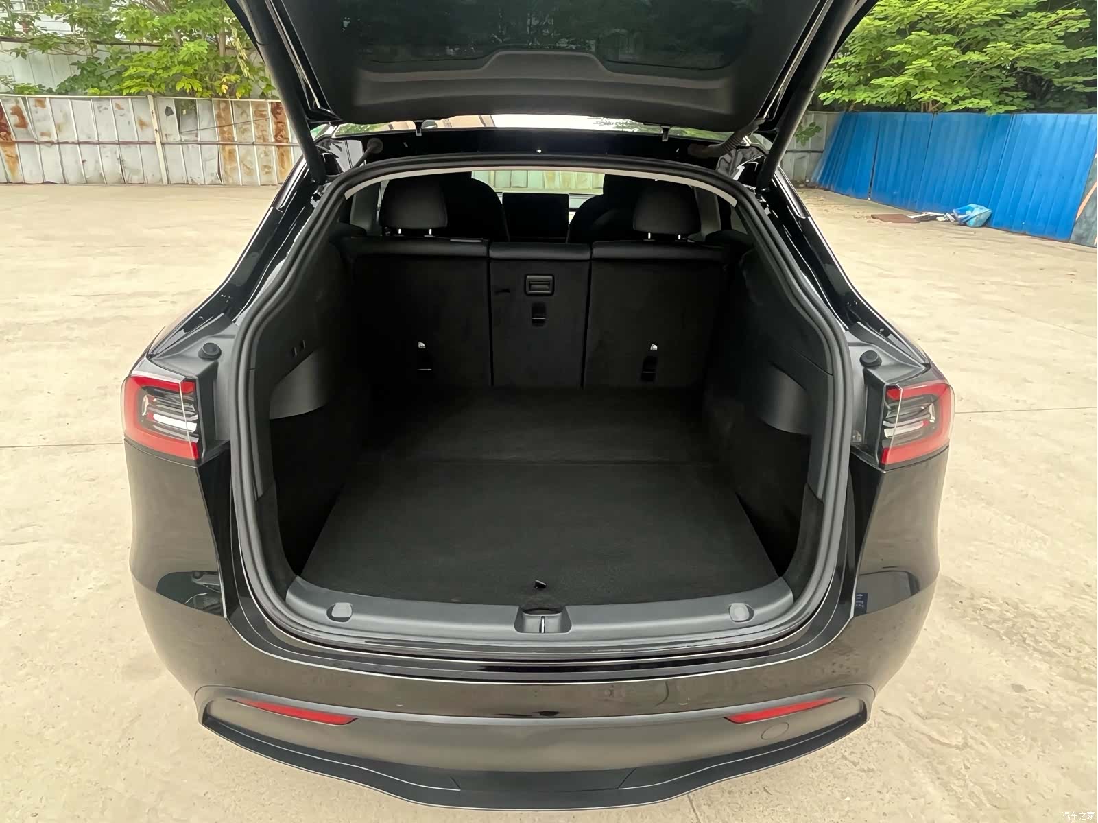 Tesla Model Y, 2022 17