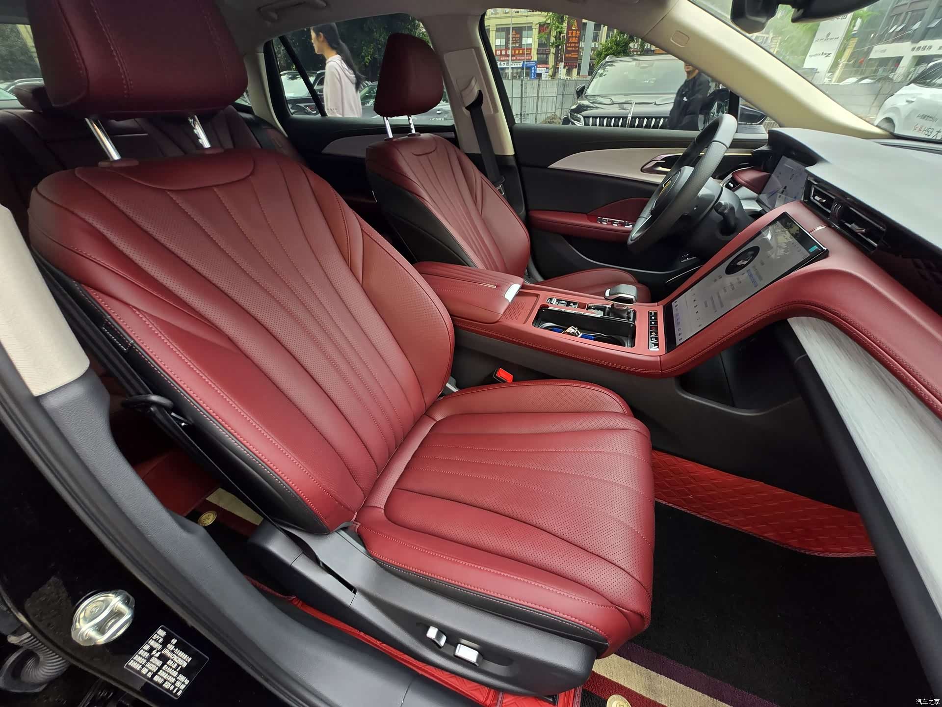 Hongqi H5, 2025 27