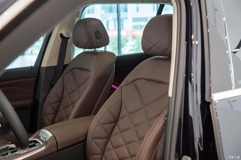 BMW X5, 2025 11