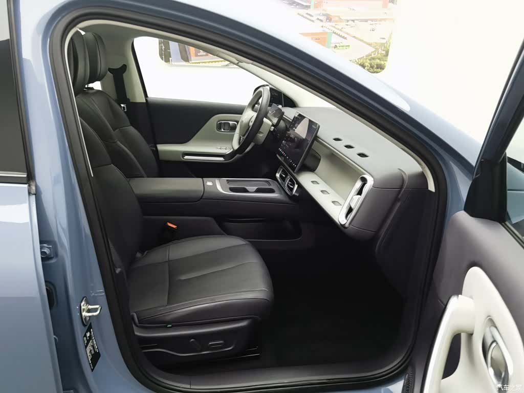 Leapmotor B01, 2025 23