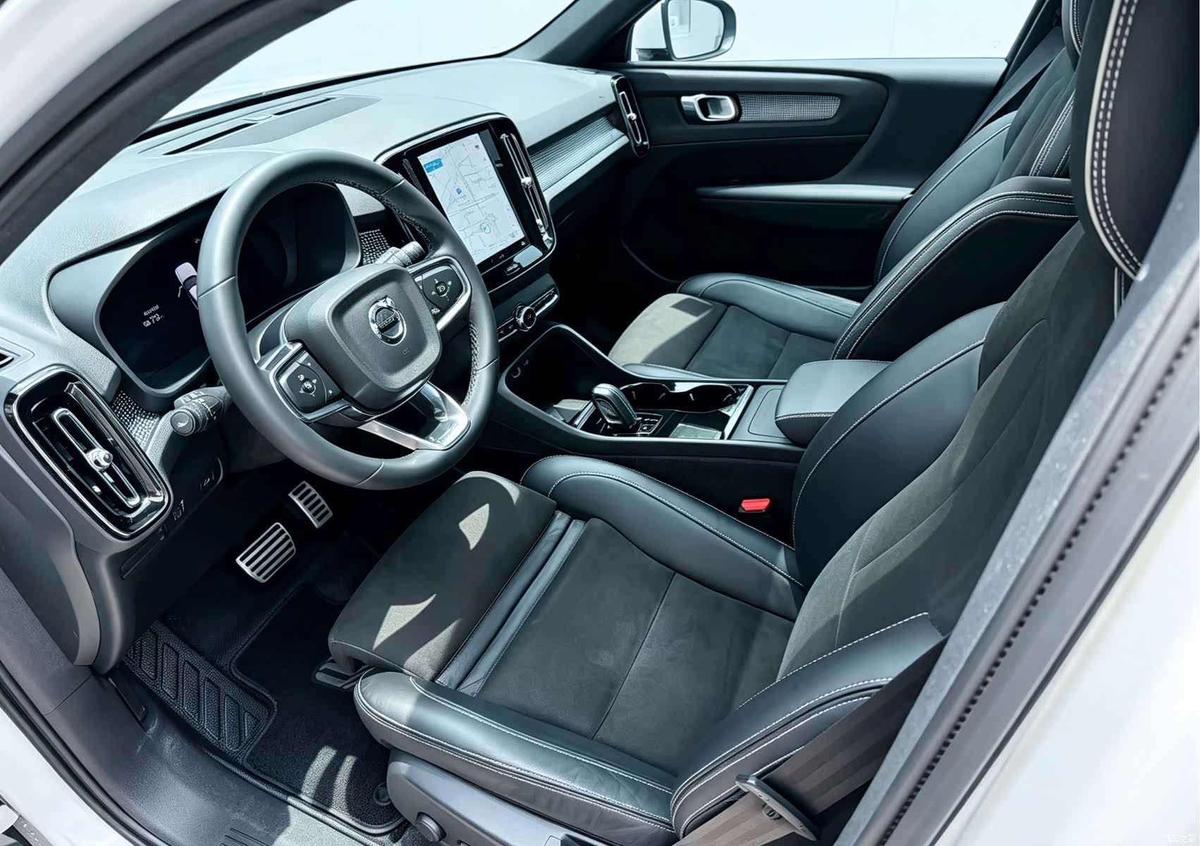 Volvo XC40, 2022 4