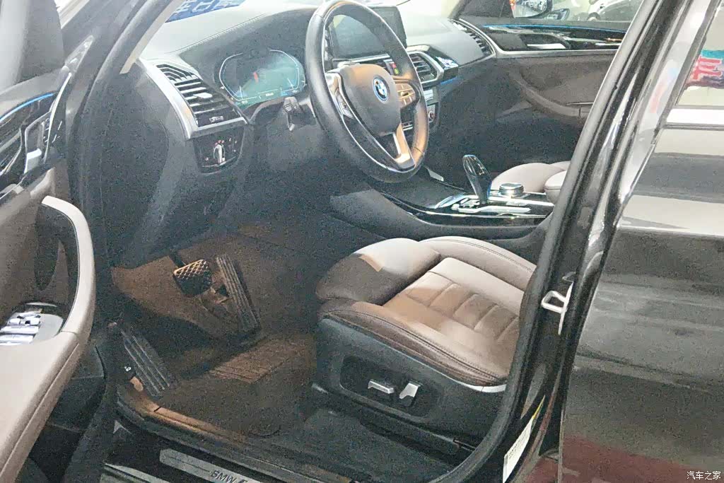 BMW iX3, 2021 9