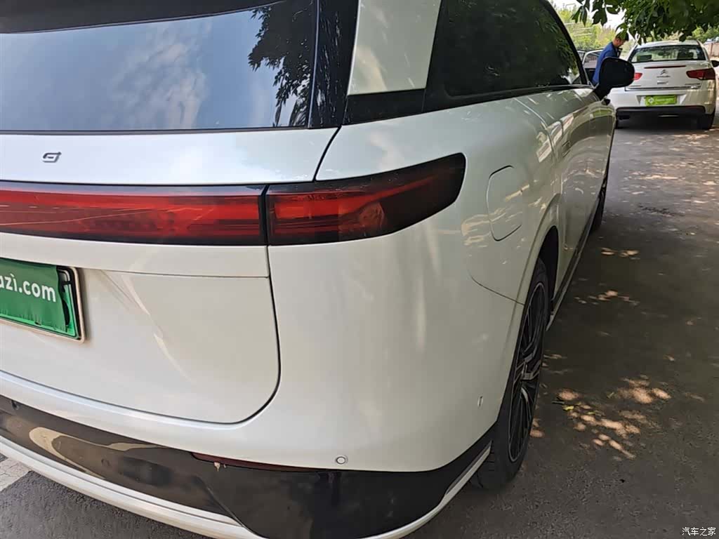 Xpeng G9, 2023 8