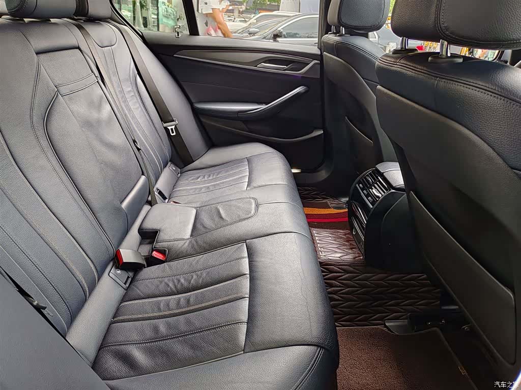 BMW 5 Series, 2020 11