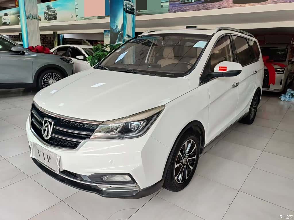 Wuling 730, 2017 1