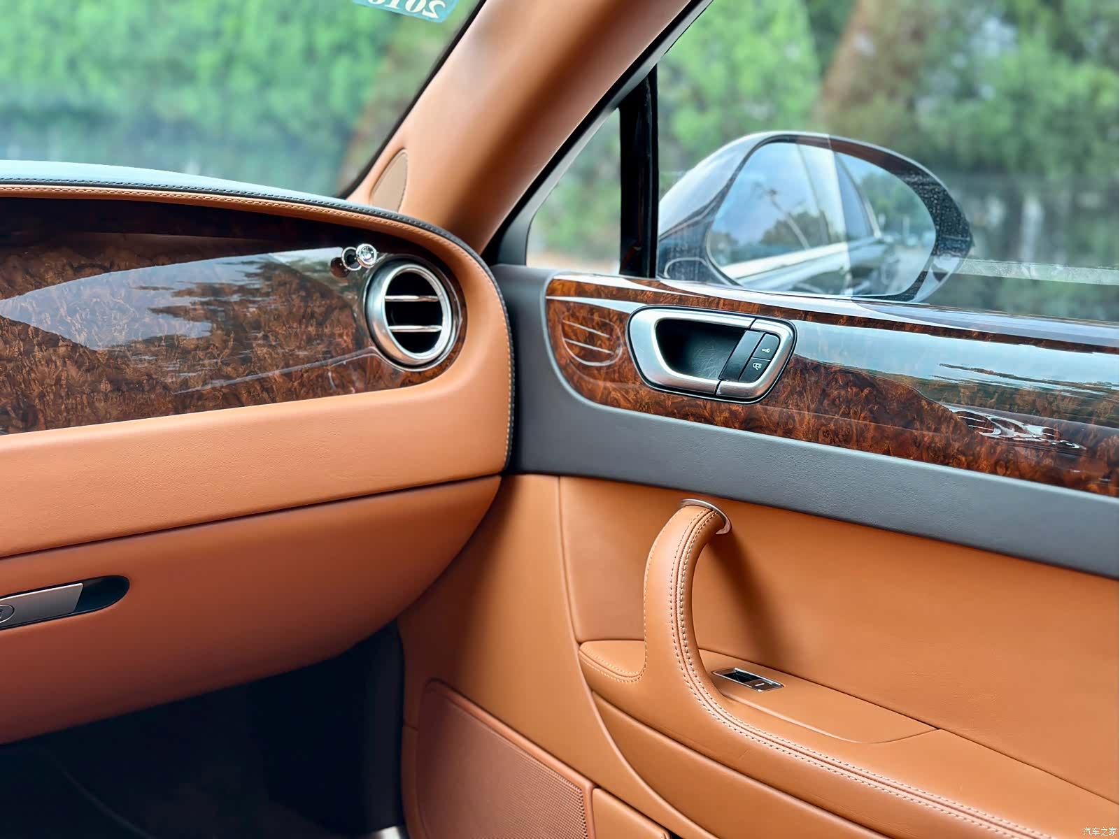 Bentley Flying Spur, 2012 40