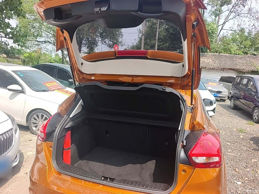 Ford Focus, 2015 19