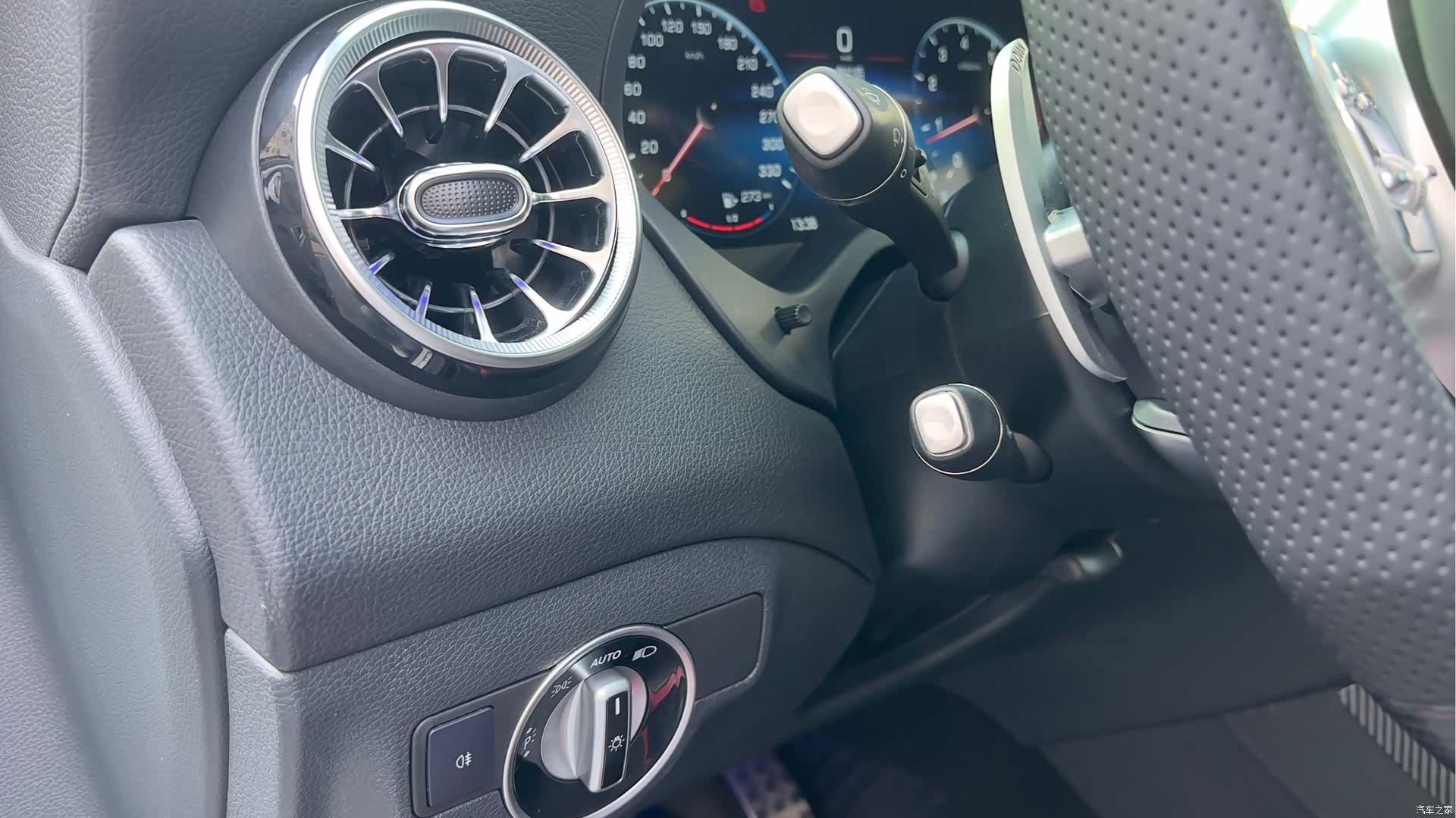 Mercedes-Benz GLA, 2016 8