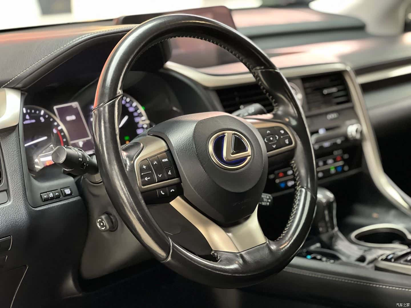 Lexus RX, 2018 6