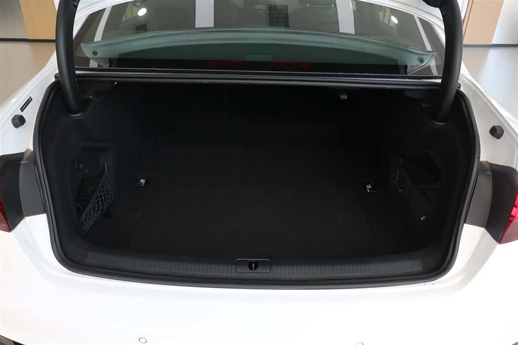 Audi A4L, 2025 16