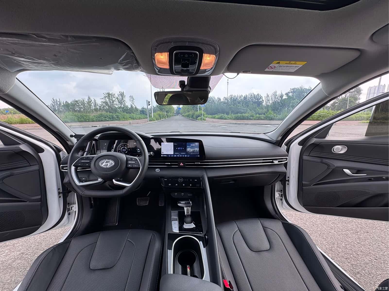 Hyundai Elantra, 2023 10