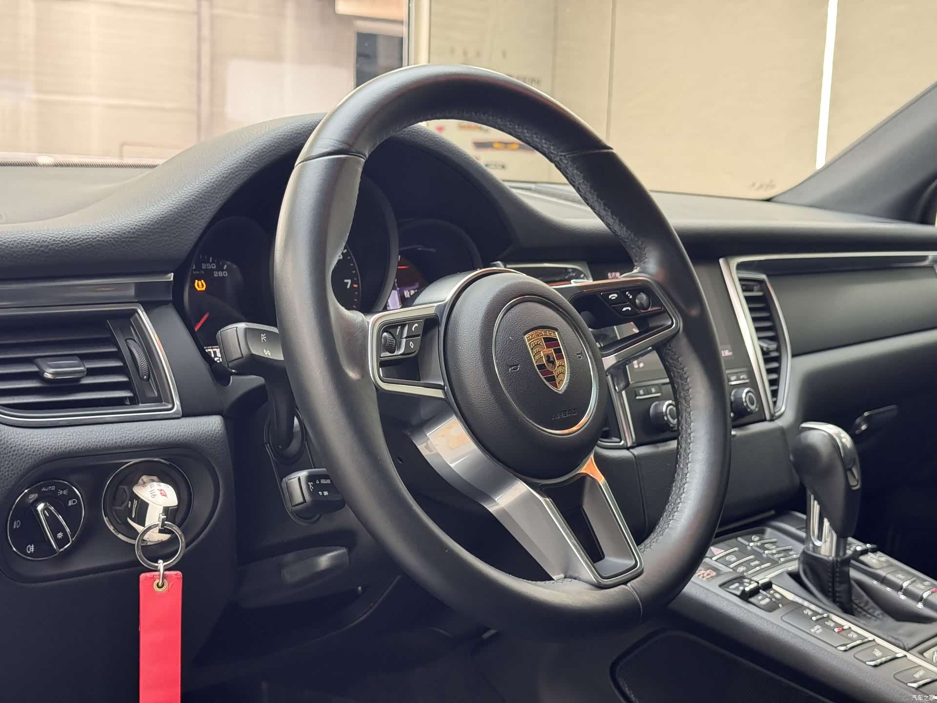 Porsche Macan, 2016 все фото