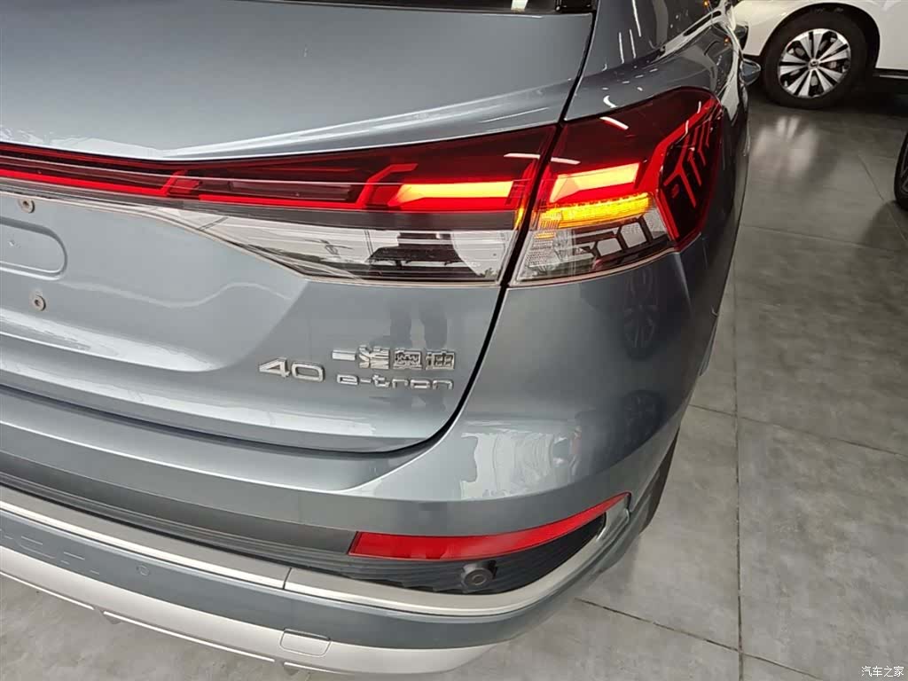 Audi Q4 e-tron, 2022 7