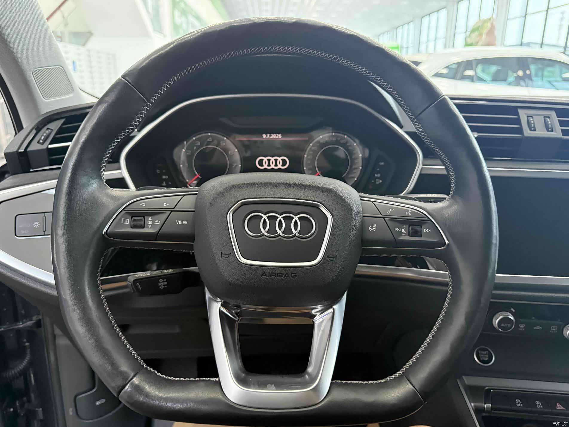 Audi Q3, 2023 11