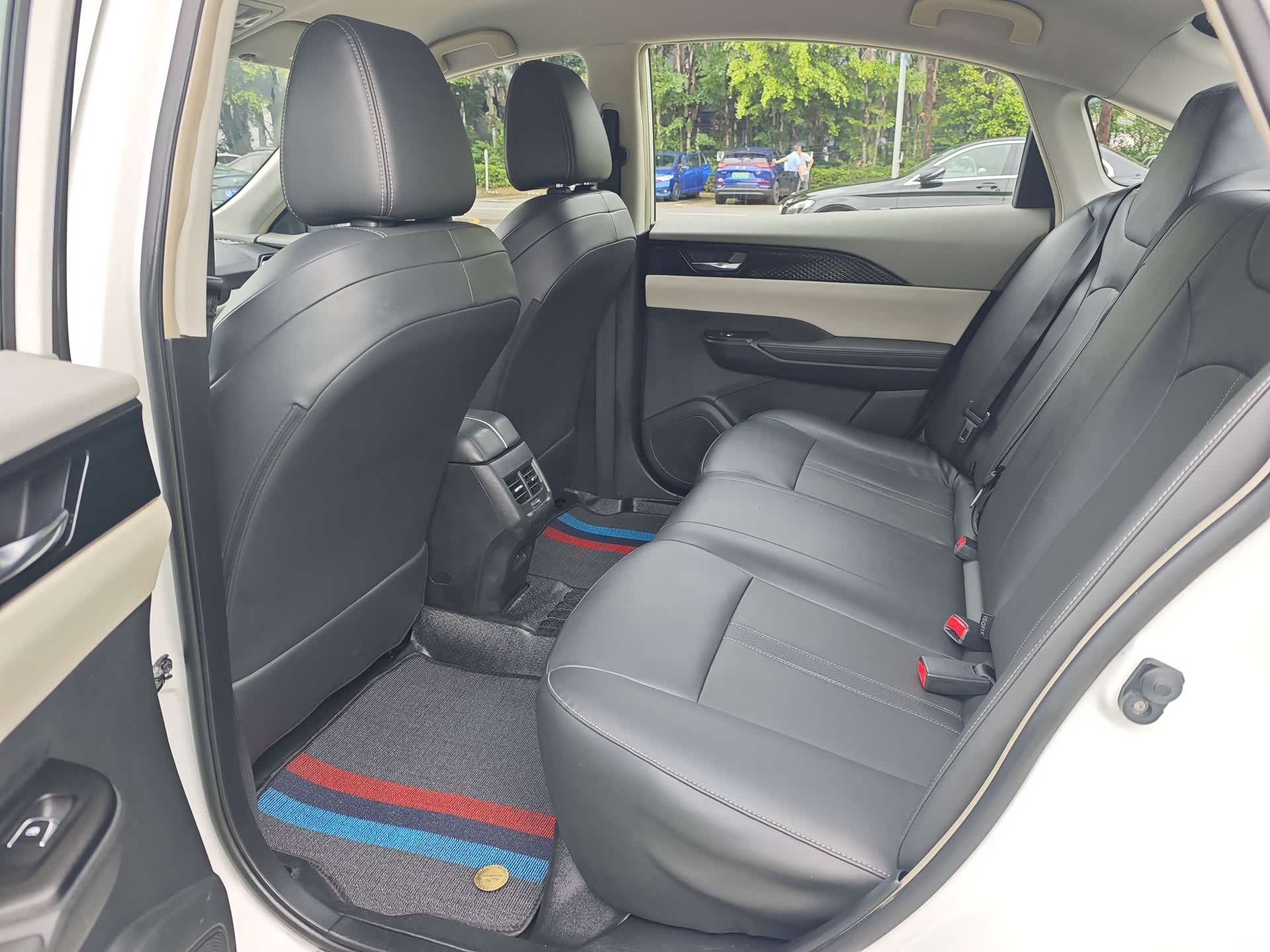 DongFeng E70, 2021 9