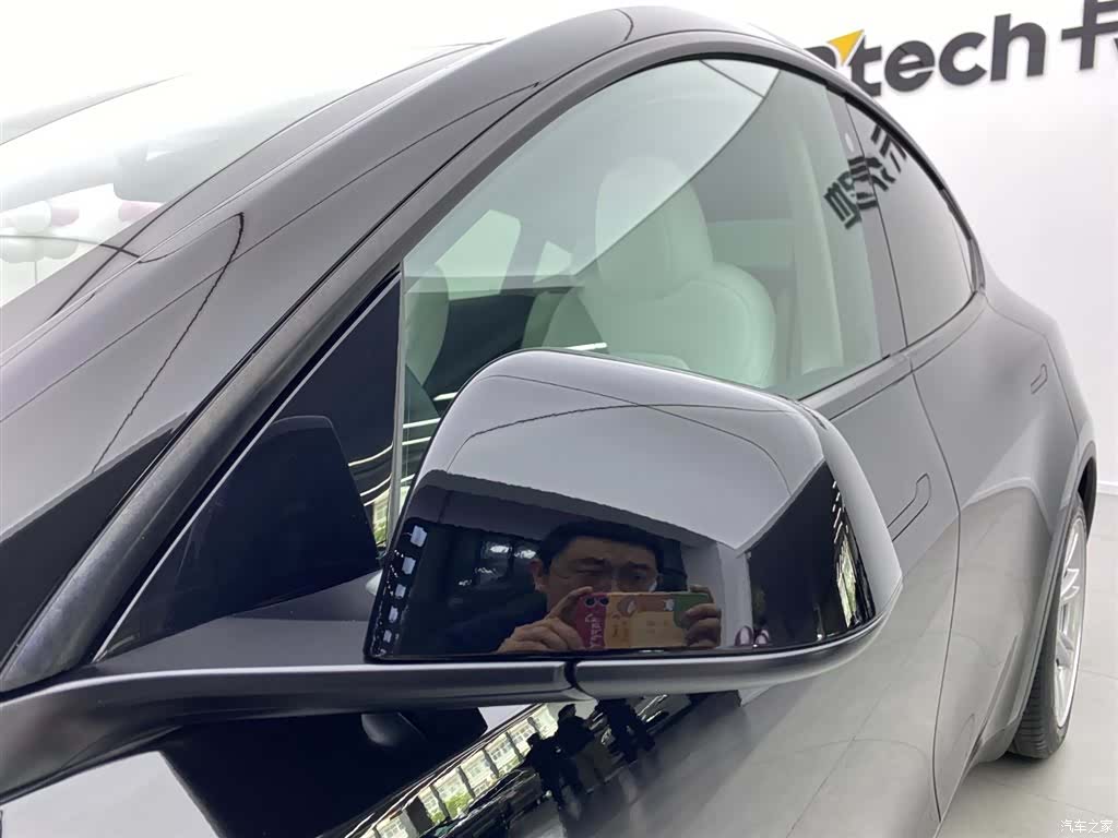 Tesla Model Y, 2022 32