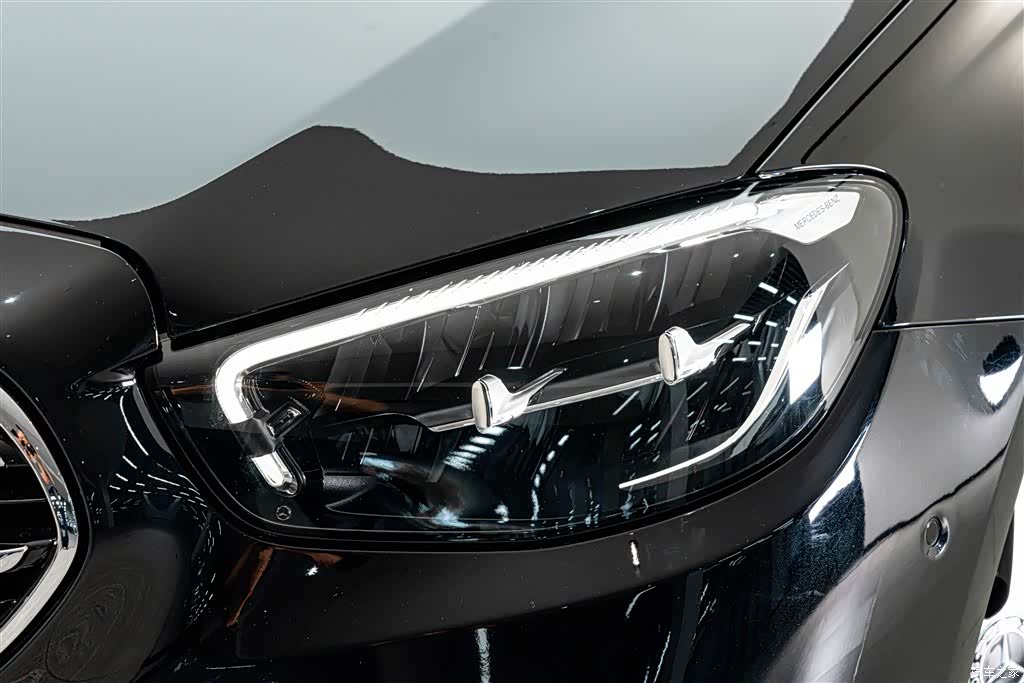 Mercedes-Benz E-Class, 2021 4