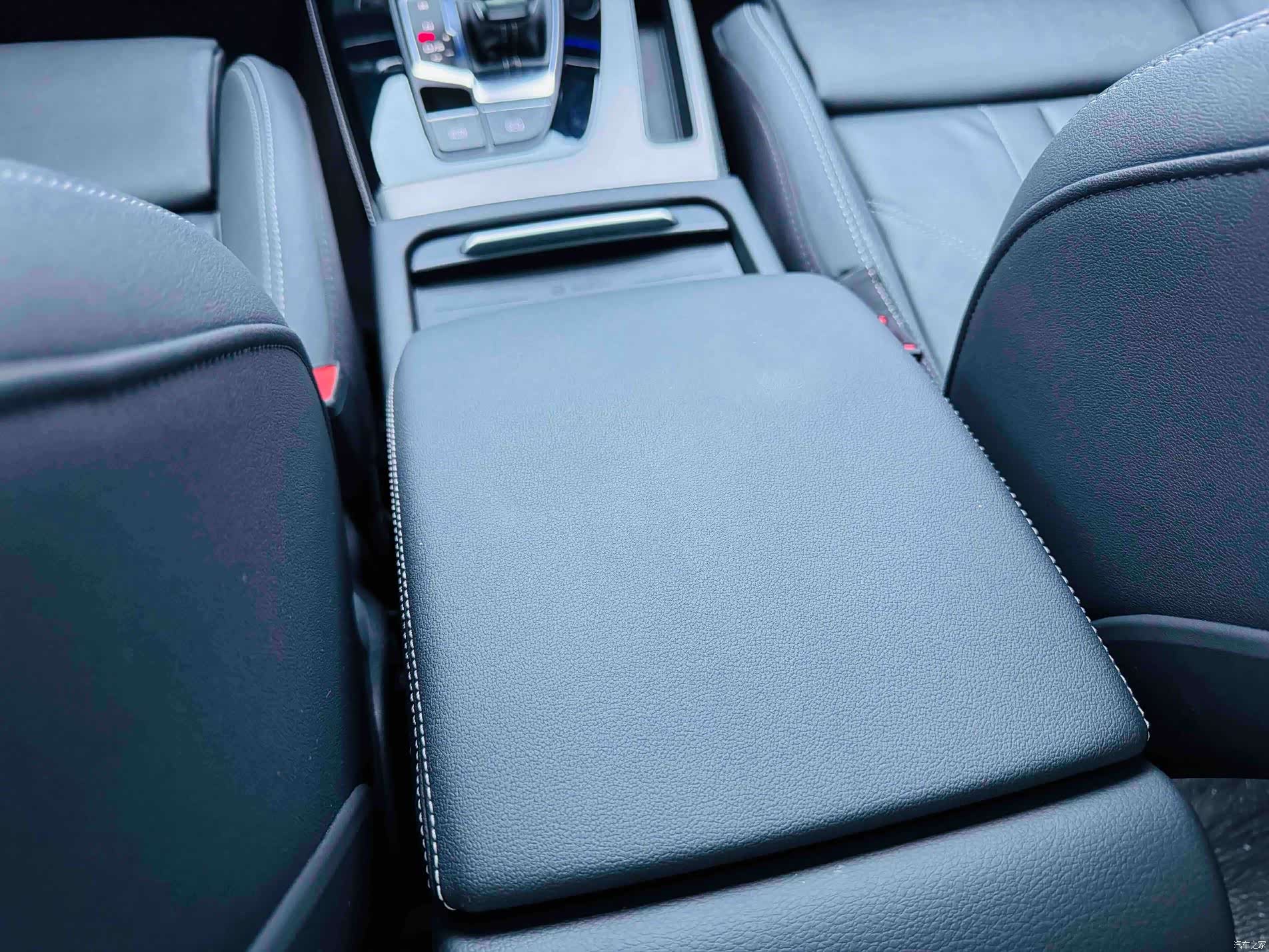 Audi Q5L, 2022 13