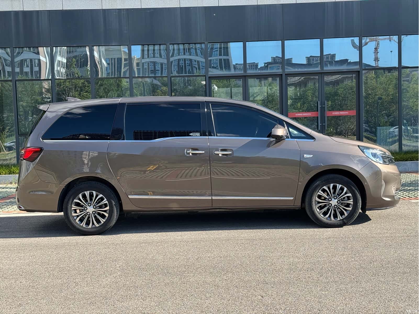 Buick GL8, 2020 8