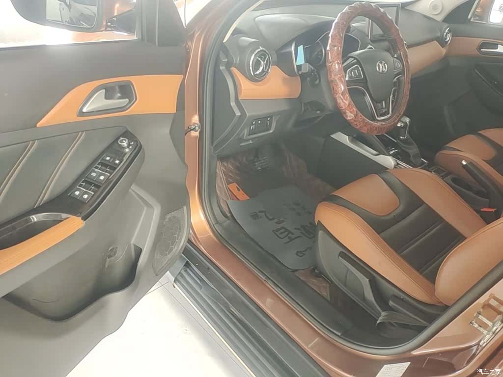 BAIC X35, 2018 16