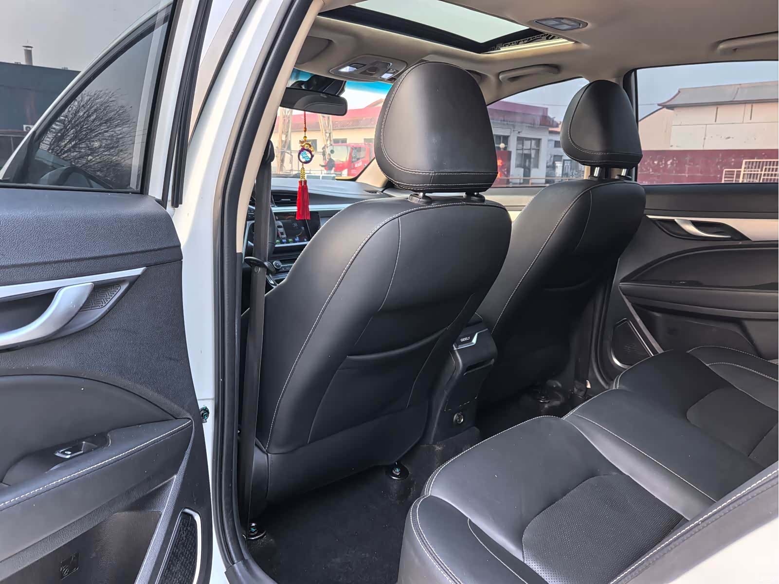 Geely Emgrand, 2018 12