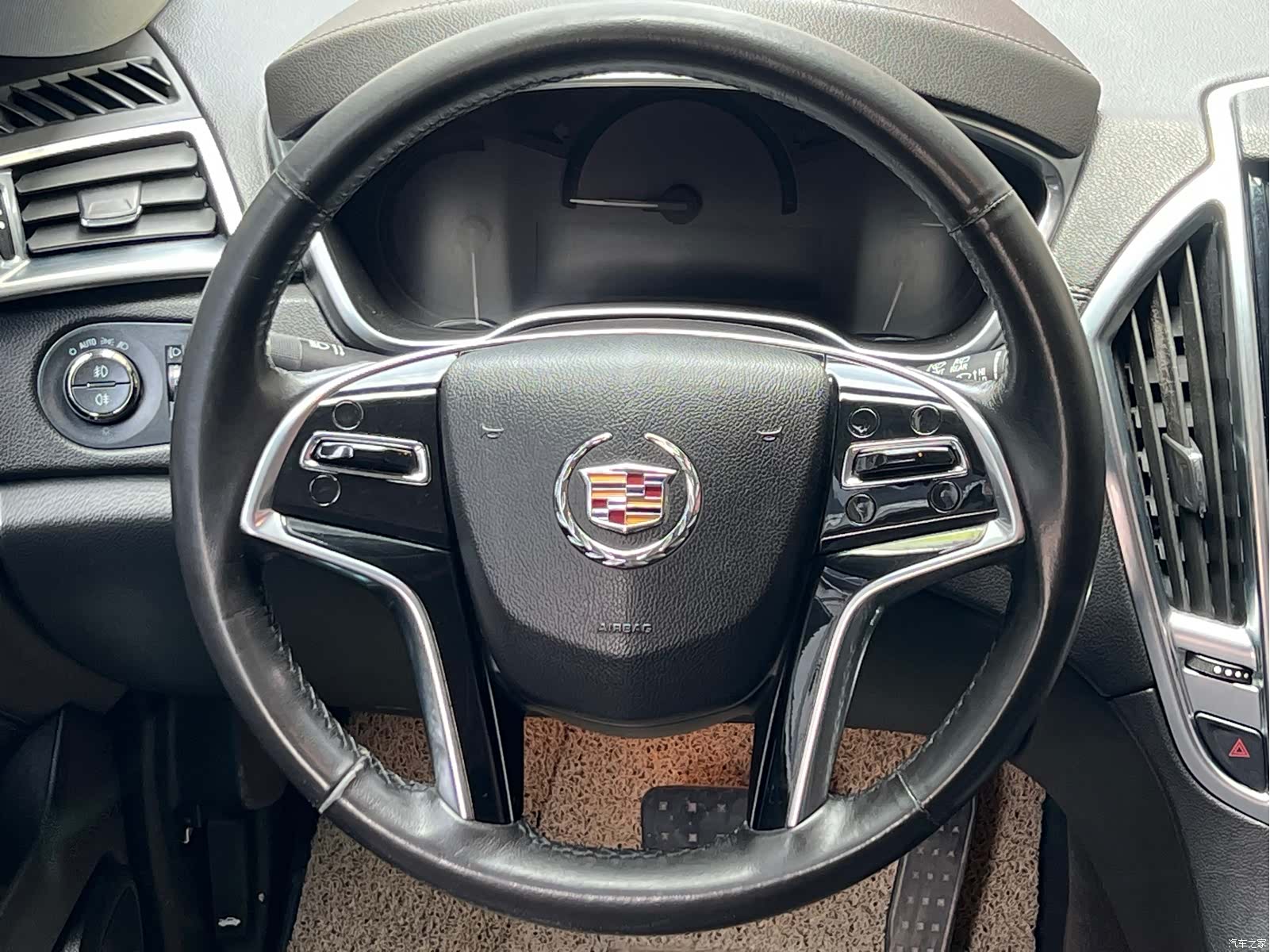 Cadillac SRX, 2015 все фото