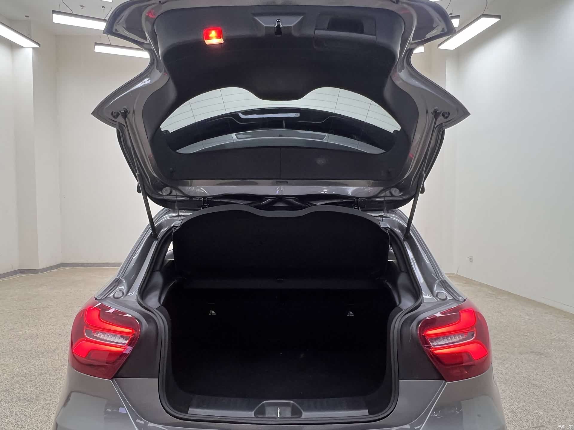 Mercedes-Benz A-Class, 2016 33