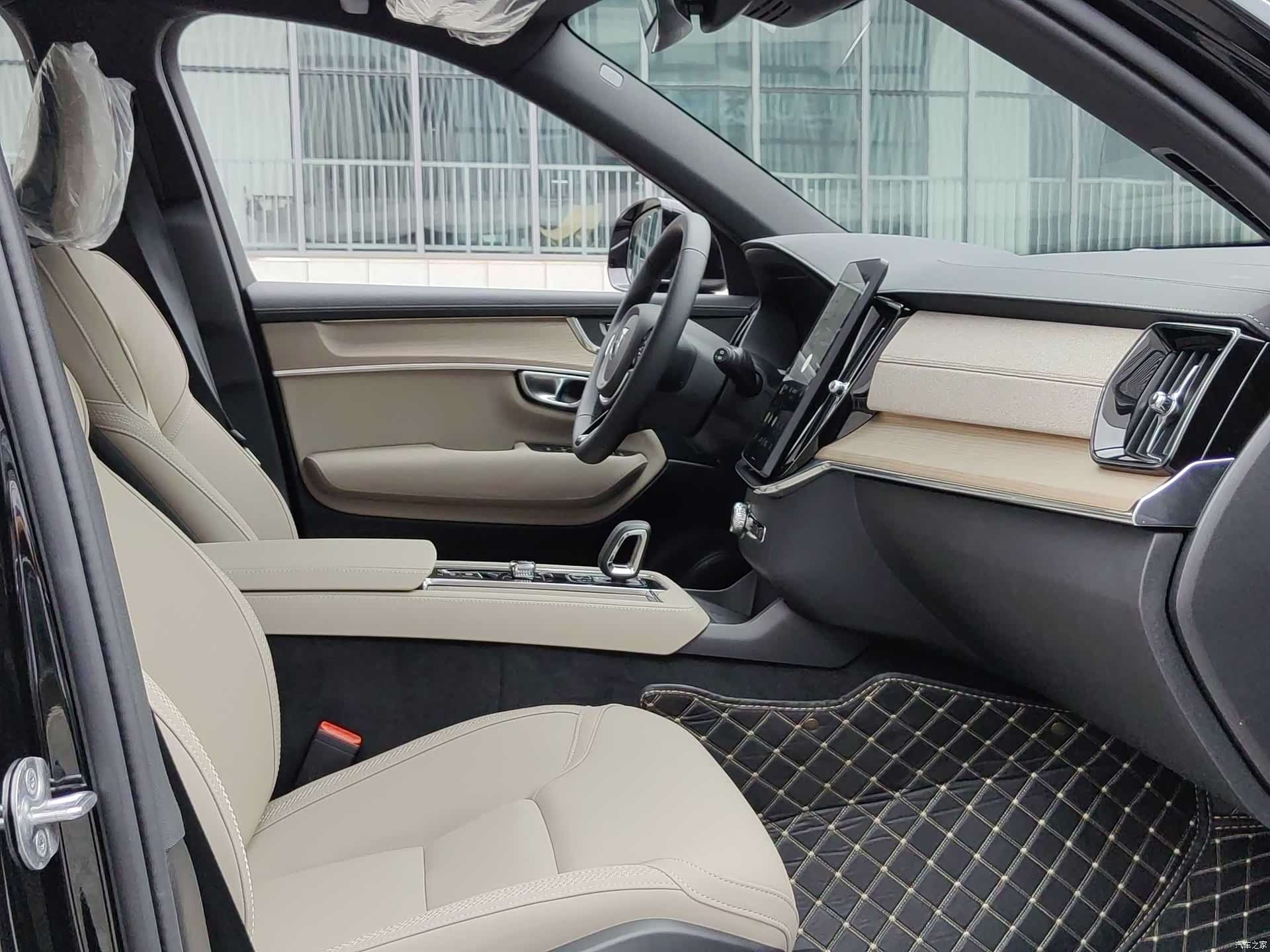 Volvo XC90, 2026 13