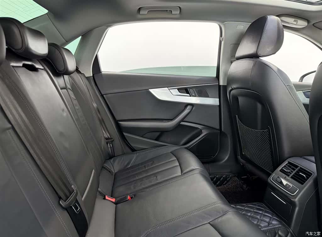 Audi A4L, 2019 8